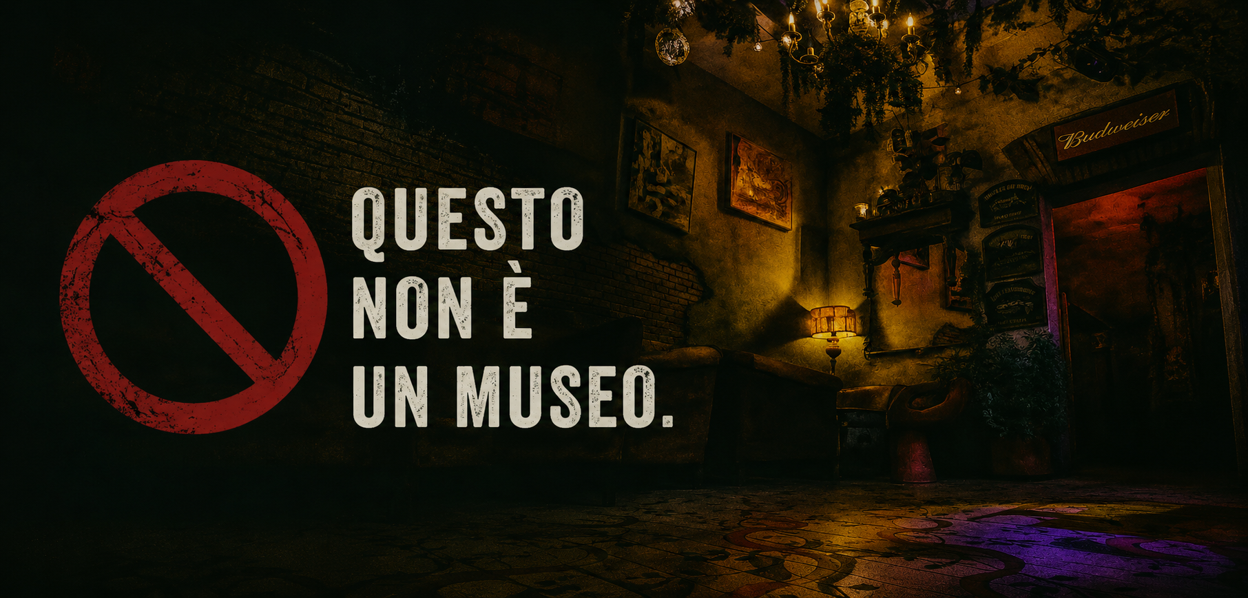 Sala interna di RUIN con muri decorati e luci calde